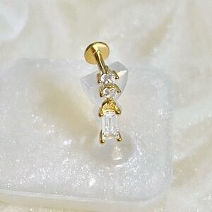 Elegant Gold and zircon Drop cartilage Earring